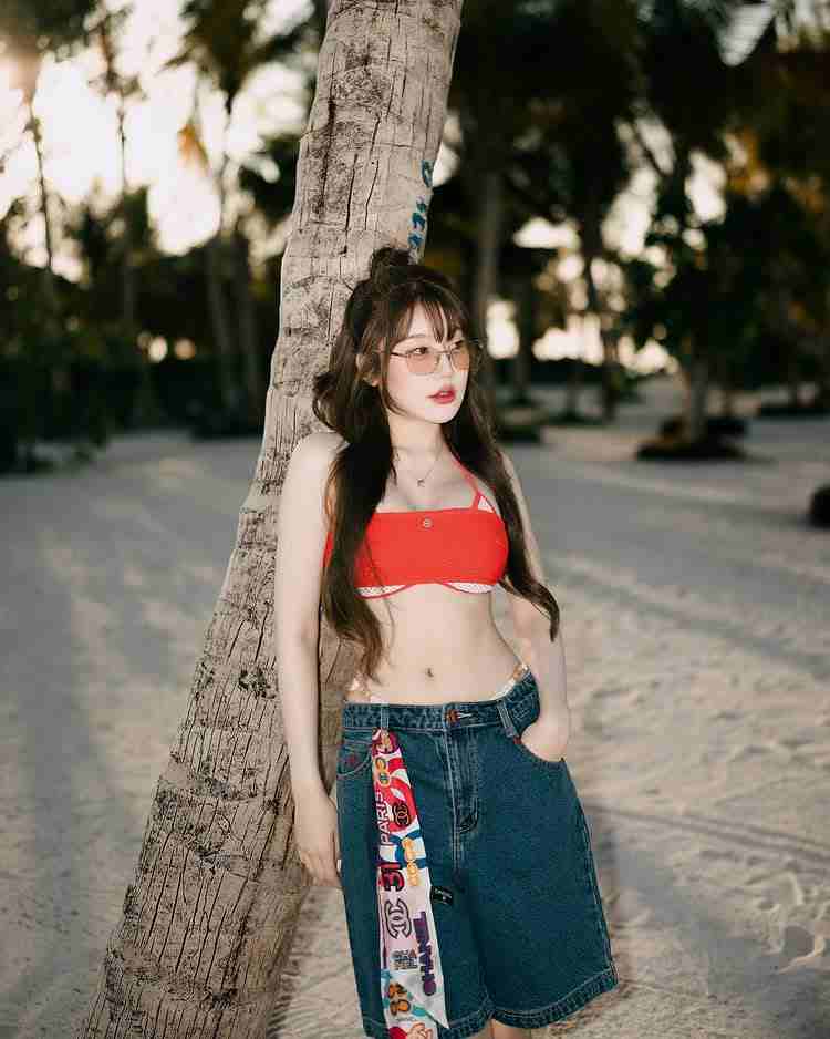 เบนซ์ ขวัญข้าว อดีตนักร้องเด็กเจ้าของเพลงดัง สู้โว้ย ล่าสุด โชว์แซ่บริมหาด