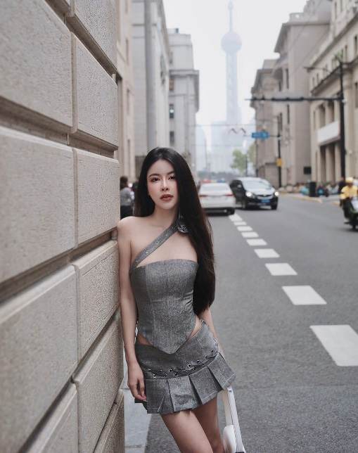 ปุยฝ้าย โหนกระแส สาวสวยสุดฮอต กับภาพในชุดแซ่บ ๆ เซ็กซี่ทะลุจอ