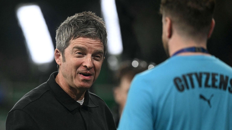 'โลกฟุตบอลมันบ้าไปแล้ว!' – คำวิจารณ์ของกัลลาเกอร์ถูกวิพากษ์วิจารณ์อย่างหนัก