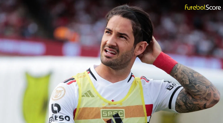 Pato fala sobre aposentadoria e reflete sobre a falta de oportunidades no São Paulo: 'Fui falar com o Dorival e...'