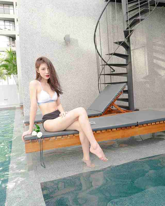 แอปเปิ้ล สีสะเหงียน ไฮโซสาวลาว ในชุดว่ายน้ำ ลูกหนึ่งแล้วก็ยังแซ่บ !!