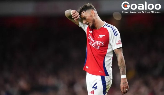 Arsenal Defender Ben White Sidelined After Minor Knee Surgery
