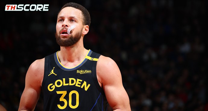 เคอร์รีทำสถิติฟรีโทรวม 111 ครั้งจาก 32 เกม ซึ่งเป็นอันดับ 1 ของลีก