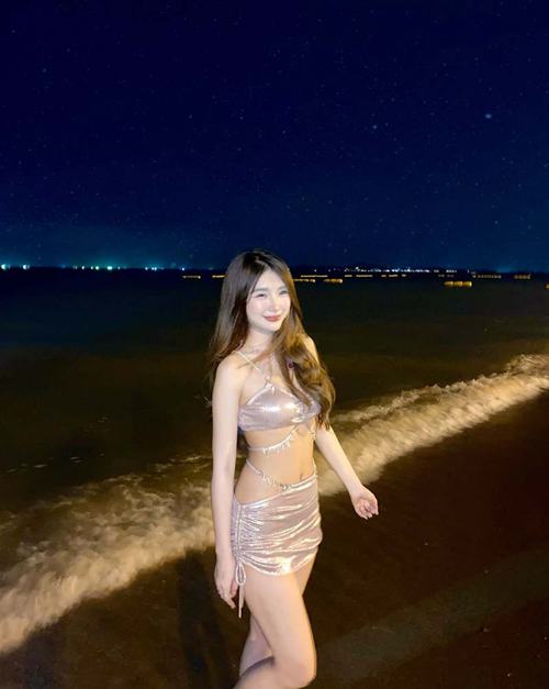 นาวลิ้ม ญาตาวี ไอดอลสาวสุดน่ารัก ส่งภาพเซ็กซี่ ๆ ริมหาด เช็กเรตติ้ง !