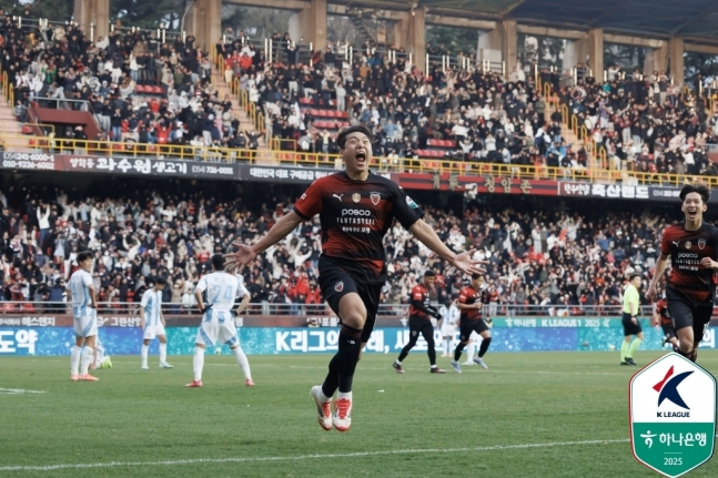포항, 울산 1-0 꺾고 시즌 첫 연승...이호재 결승골