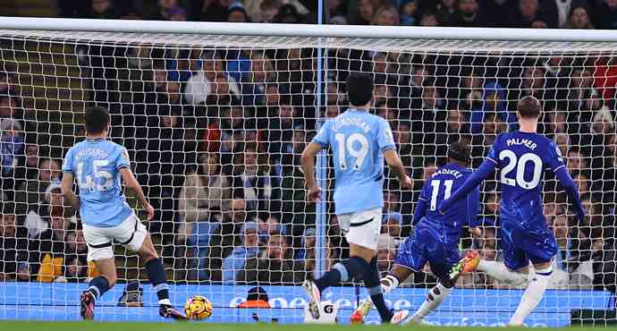 แมนซิตี้พลิกกลับมาชนะเชลซี 3-1 ขึ้นมาอยู่ในอันดับ 4