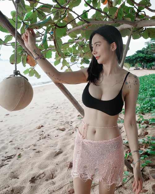 กานต์ พนิดา เผยความสวยแซ่บ กระแทกตาหนุ่ม ๆ ทั้งโซเชียล