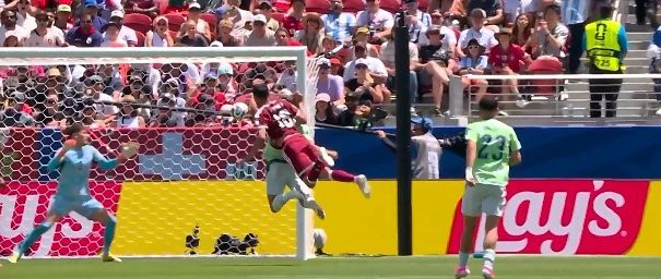 Điểm số lịch sử! Qatar gỡ hòa 1-1 trước Thụy Sĩ ở phút 94