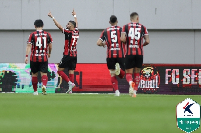 FC서울, 포항 4-1 완파하고 6위로 도약