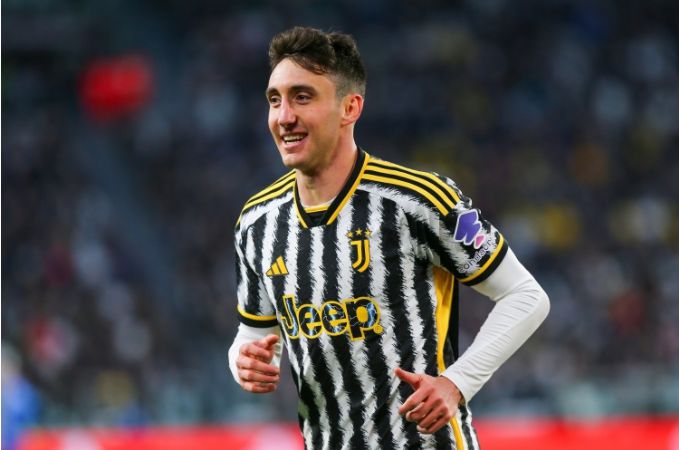 Barca nhắm hậu vệ đa năng Cambiaso của Juventus