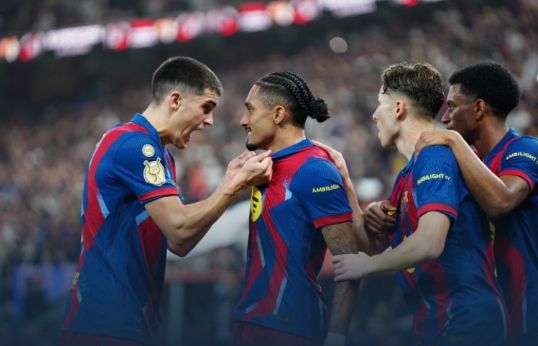 Danh hiệu đầu năm! Barca thắng Real 3-2, bảo vệ thành công Siêu cúp Tây Ban Nha