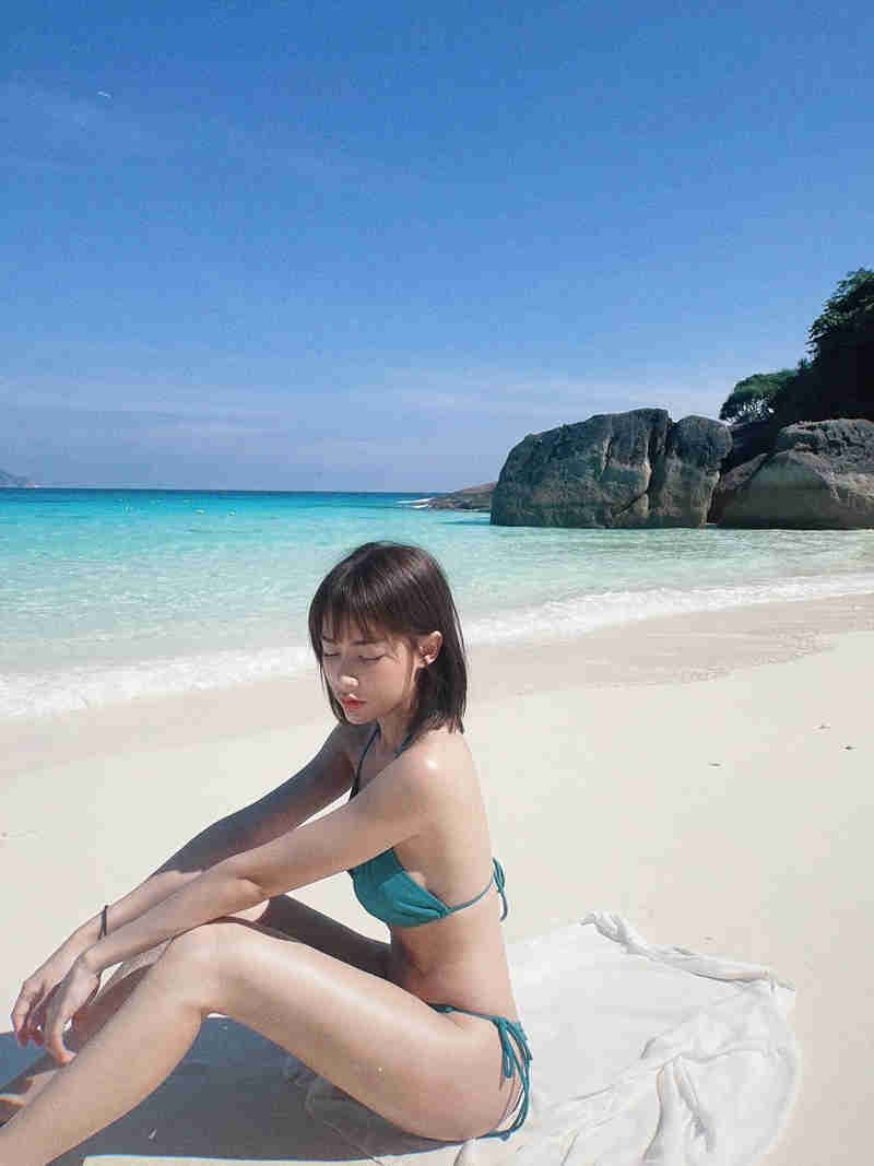 ฟางโกะ ทำทะเลเดือด อวดหุ่นแซ่บสะท้าน ในชุดบิกินี่สีฟ้า