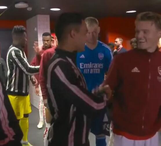 รอย คีน: ทำไมคุณยังจับมือและพูดคุยกับเขาเมื่อคู่แข่งต้องการชนะคุณ