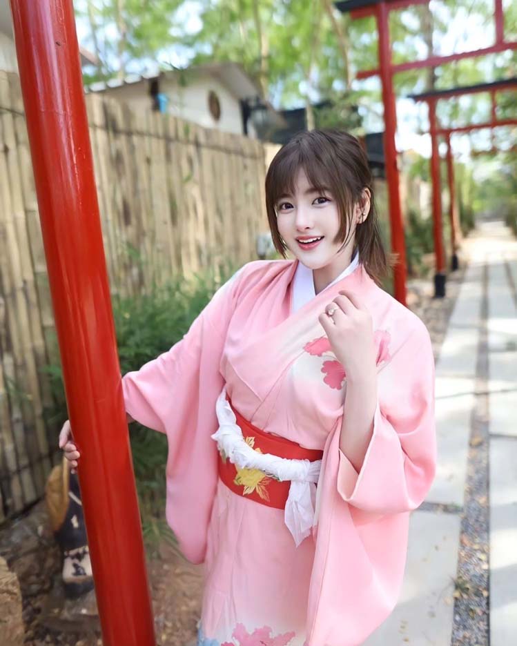 สายป่าน สิริกานดา ไอดอลสาวสุดสะบึม สลัดลุคสาวแซ่บ ! เป็นสาวคาวาอี้