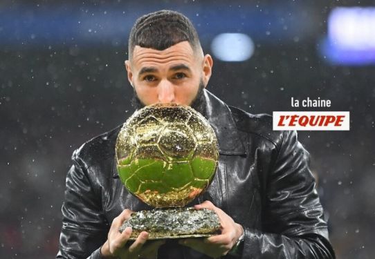 Phóng viên chế giễu Benzema không nằm trong top 20 tiền đạo vĩ đại nhất lịch sử, Benzema đáp trả: Ngủ sớm đi
