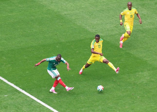Hiệp 1: Mexico dẫn Nam Phi 1-0, Quiñones ghi bàn đầu tiên tại World Cup 2026