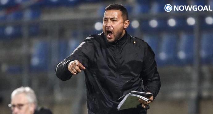 Denny Landzaat Faces Career Crossroads with Ajax Assistant Coach Offer