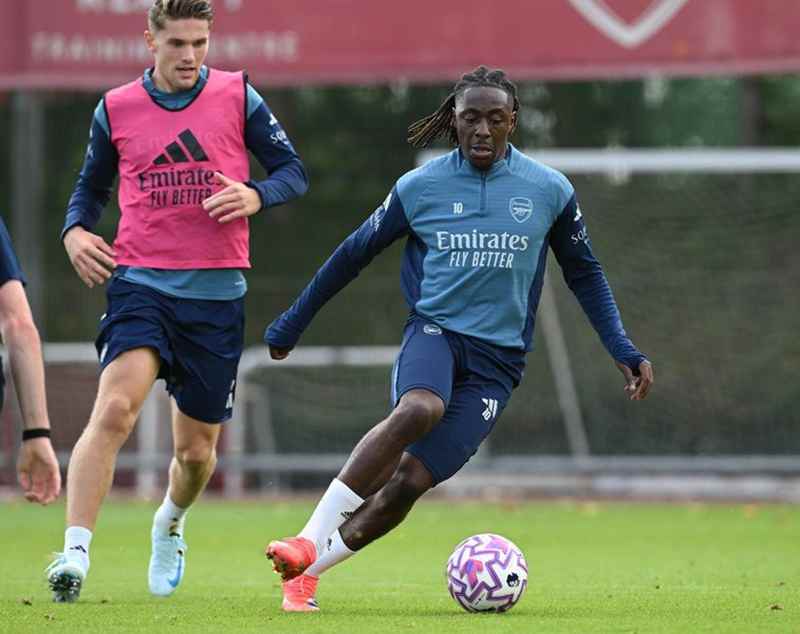 ​แกลเลอรีการฝึกซ้อม: เตรียมพร้อมสำหรับเกมที่แอนฟิลด์