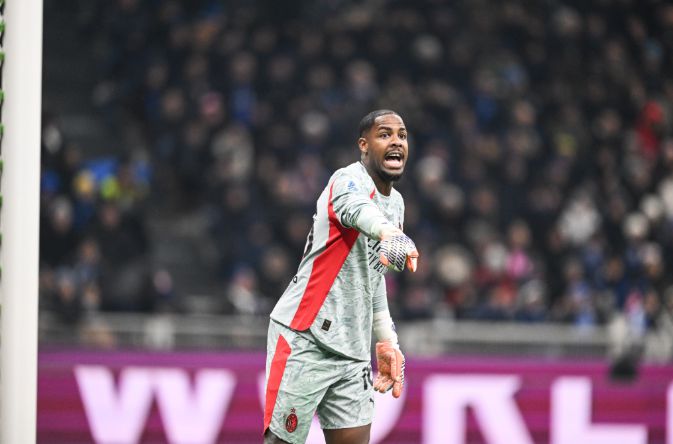 Romano: Al Nassr hài lòng với thủ môn hiện tại, tin đồn về Maignan hoàn toàn vô căn cứ
