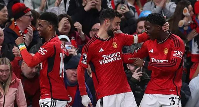 เหลือ 10 ก็เฮได้❗ แมนยู 10 คนพลิกดับอิปสวิช 3-2 ขึ้นสู่อันดับ 14