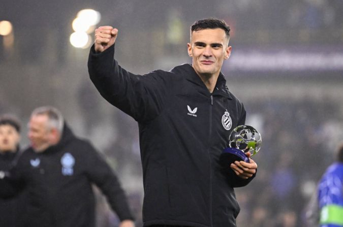 Inter Milan từng từ chối lời đề nghị 40 triệu euro cho Stankovic, nhưng hiện tại cầu thủ này chỉ ra sân 15 phút