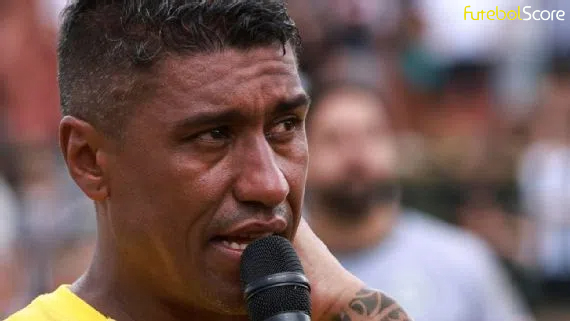 O ex-jogador do Corinthians Paulinho se despediu do futebol e não conteve as lágrimas ao falar sobre seu legado: “Tive consciência do que deixei para trás.