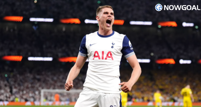 Van de Ven Named Man of the Match as Spurs Rout Everton 3-0