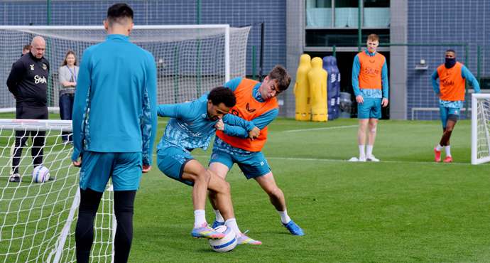 เชลซี พบ เอฟเวอร์ตัน ภาพซ้อมนักเตะ