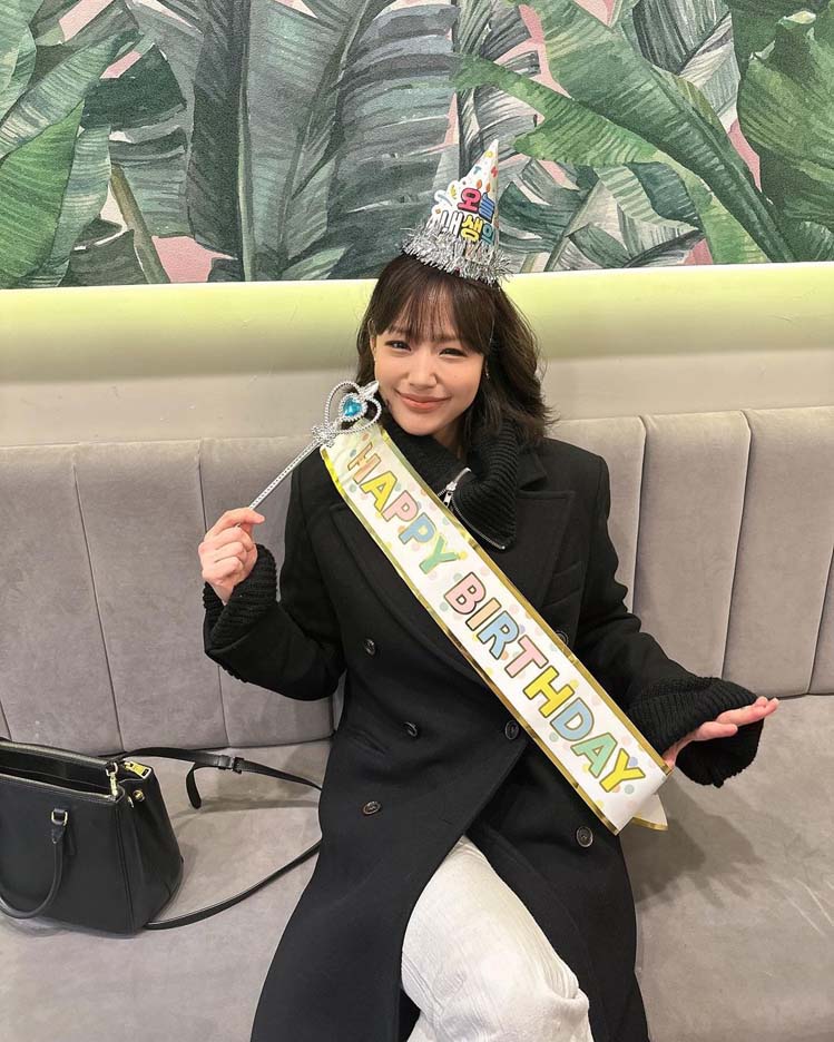 กามิน ดาว TikTok สาวเกาหลีสุดฮอต ขวัญใจชาวไทย ที่ทำแน็ก ชาลี เสียทรง