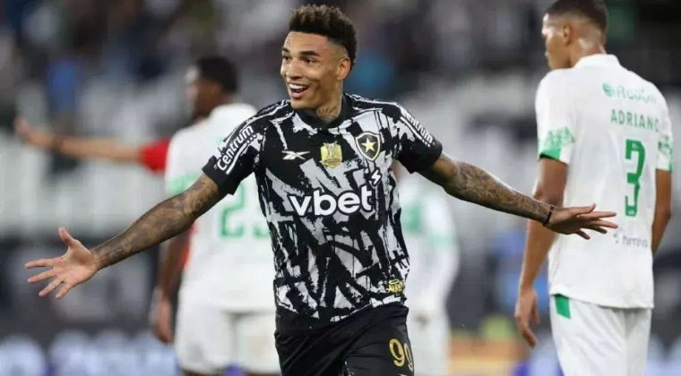 Igor Jesus desencanta, e Botafogo supera o Juventude na estreia em casa pelo Brasileirão