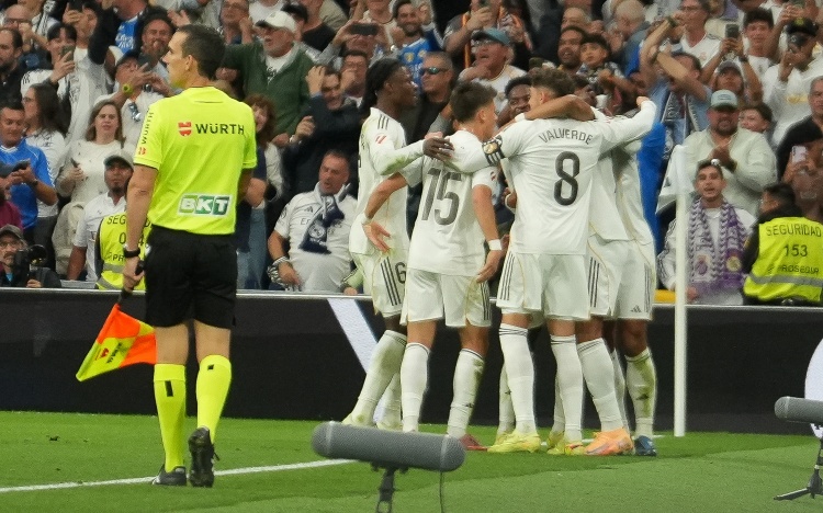 Số cơ hội ghi bàn mà 5 giải đấu hàng đầu châu Âu tạo ra mùa này như sau: Real Madrid dẫn đầu với 287 cơ hội, Manchester United đứng thứ tư với 259 cơ hội