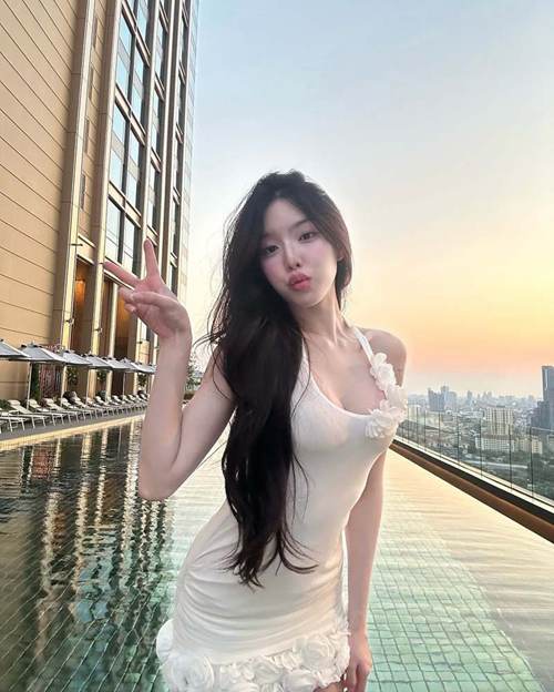 นีนี่ ชญาพัชร์ นางเอก MV สุดฮอต อวดสัดส่วนเซ็กซี่ อู้หูว ขาวจั๊วะ !