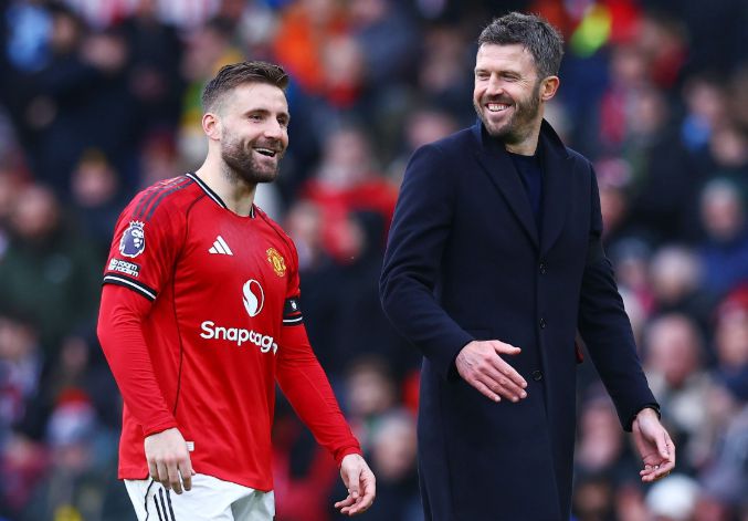 Neville: MU thắng thêm 4–5 trận sẽ gần như vào Champions League, Carrick cạnh tranh công bằng ghế HLV