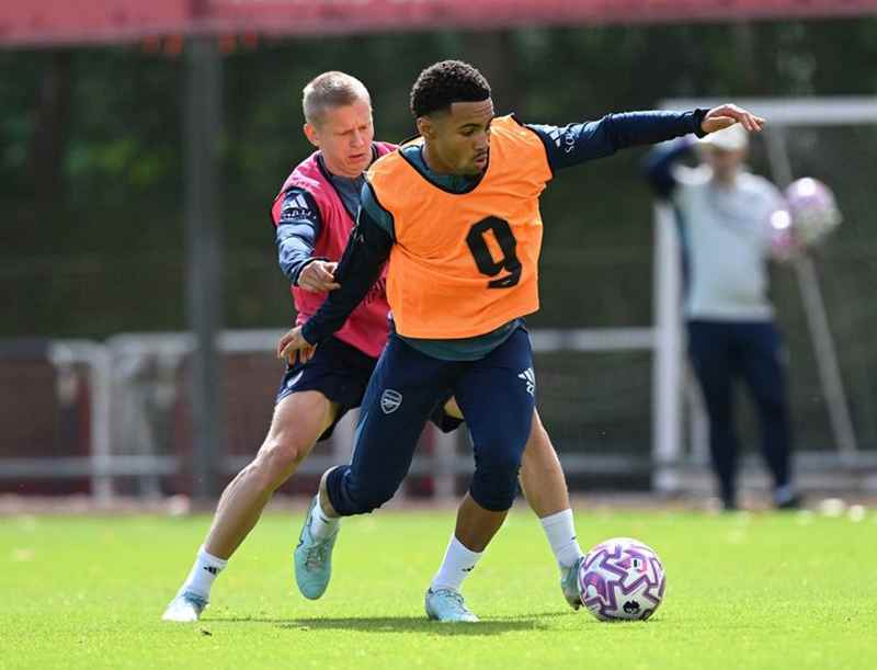 ​แกลเลอรีการฝึกซ้อม: เตรียมพร้อมสำหรับเกมที่แอนฟิลด์