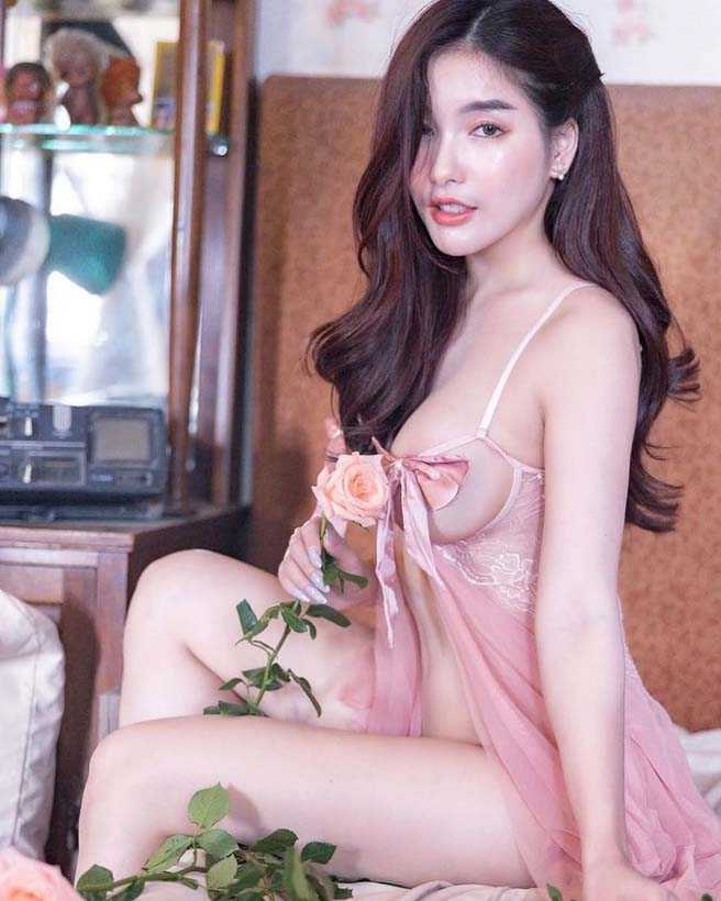 ใบเฟิร์น กุลธาดา ไอดอลสุดฮอต ส่งแฟชั่นสุดหวิว ส่งท้ายเดือนแห่งความรัก !