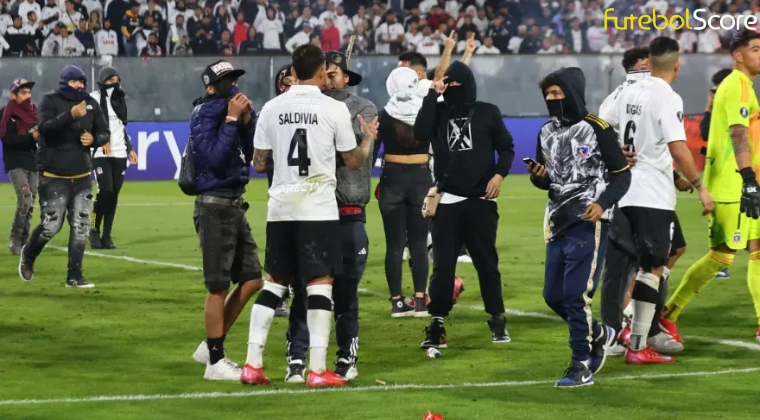 Colo-Colo suspende atividades do fim de semana após tragédia e confusão em jogo contra o Fortaleza na Libertadores