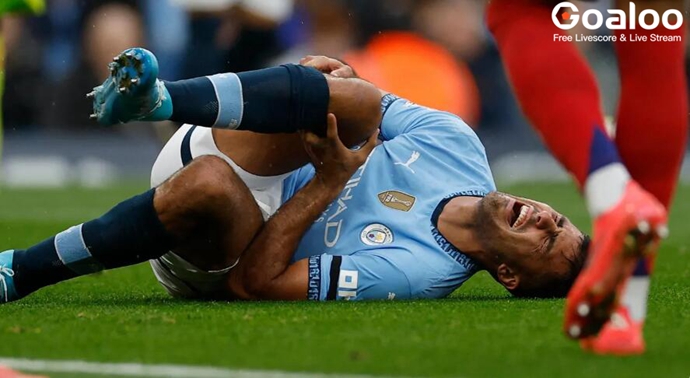 Man City manager says he has no idea the severity of an apparent knee problem for his midfielder