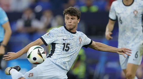 ลิเวอร์พูล แมนยู อด ! เปแอชเช คว้ากองกลางดาวรุ่ง เบนฟิก้า เสริมทัพเรียบร้อย