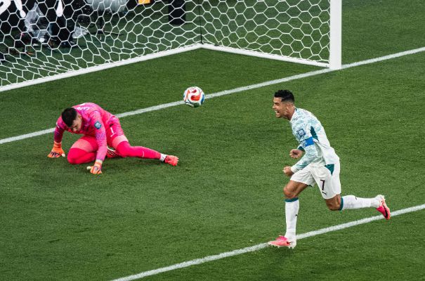 Cristiano Ronaldo đã không thực hiện bất kỳ pha rê bóng nào trong tám trận liên tiếp; lần rê bóng gần nhất của anh là vào tháng 5 trong trận đấu thuộc La Liga