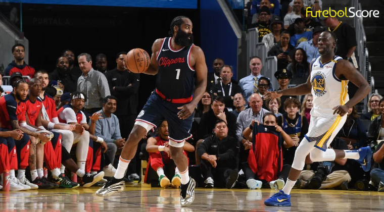 Clippers superam Warriors na prorrogação, garantem vaga nos playoffs e empurram GSW para o play-in