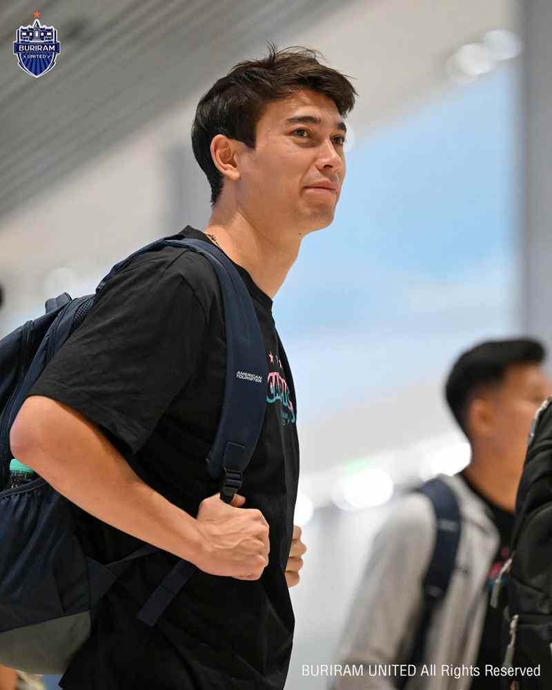 ทัพนักเตะทีมบุรีรัมย์ ยูไนเต็ด เดินทางกลับประเทศไทย