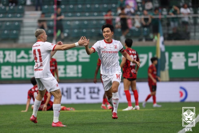 부천FC, 9년 만에 코리아컵 준결승전 진출…강원·광주·전북도 4강행