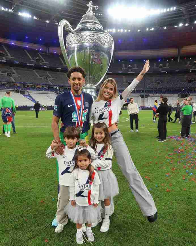 มีทั้งเสียงหัวเราะ เสียงน้ำตา และการอำลา: ผู้เล่นและครอบครัวบอกลาฤดูกาลนี้