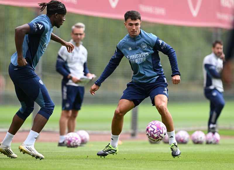 ​แกลเลอรีการฝึกซ้อม: เตรียมพร้อมสำหรับเกมที่แอนฟิลด์