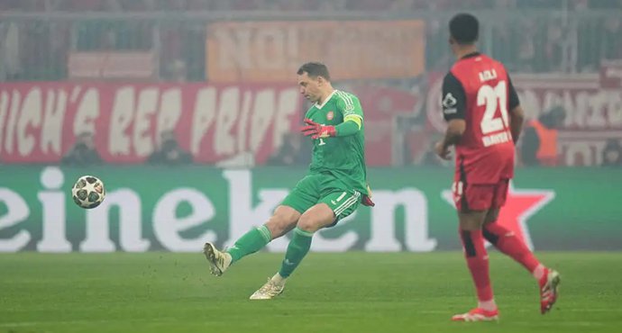 เคนยิงสองประตู บาเยิร์นชนะเลเวอร์คูเซน 10 คน 3-0