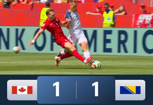 Điểm đầu tiên tại World Cup! Canada hòa Bosnia 1-1, Larin ghi bàn chỉ sau 121 giây