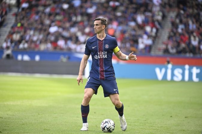Vô địch mọi giải đấu! Fabián: Tự hào khi được nhắc đến trong danh sách Quả bóng Vàng