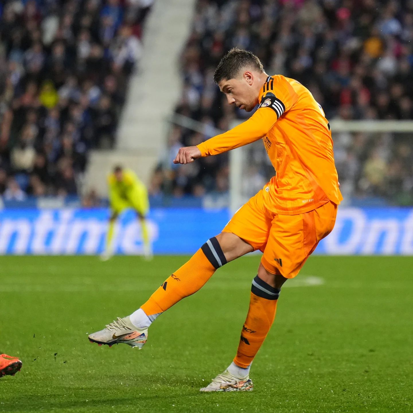 Madrid Stars Shine in Commanding Victory to Keep Title Chase Alive