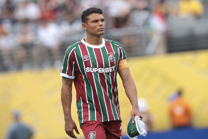 Bent: Chelsea nên tái ký Thiago Silva, cầu thủ 21 tuổi chưa chắc tốt hơn
