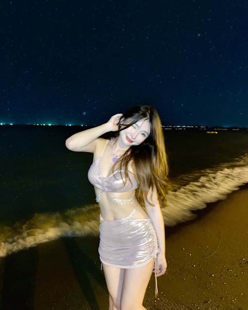 นาวลิ้ม ญาตาวี ไอดอลสาวสุดน่ารัก ส่งภาพเซ็กซี่ ๆ ริมหาด เช็กเรตติ้ง !